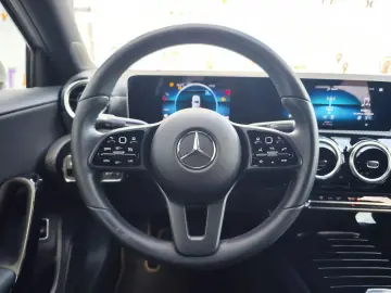 Mercedes-Benz A-180