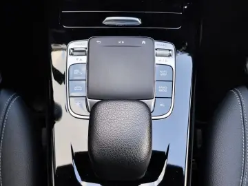 Mercedes-Benz A-180