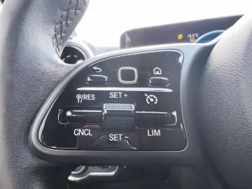 Mercedes-Benz A-180