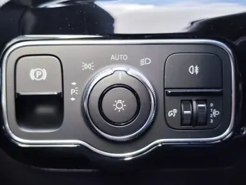 Mercedes-Benz A-180