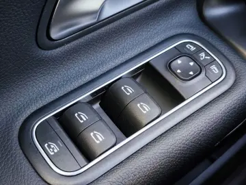 Mercedes-Benz A-180