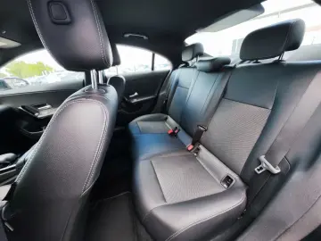 Mercedes-Benz Cla-180