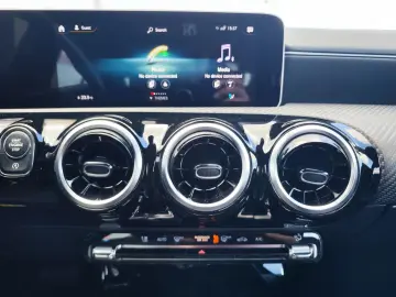 Mercedes-Benz Cla-180