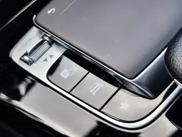 Mercedes-Benz Cla-180