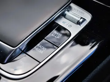 Mercedes-Benz Cla-180