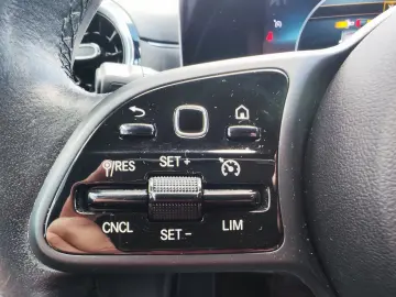 Mercedes-Benz Cla-180