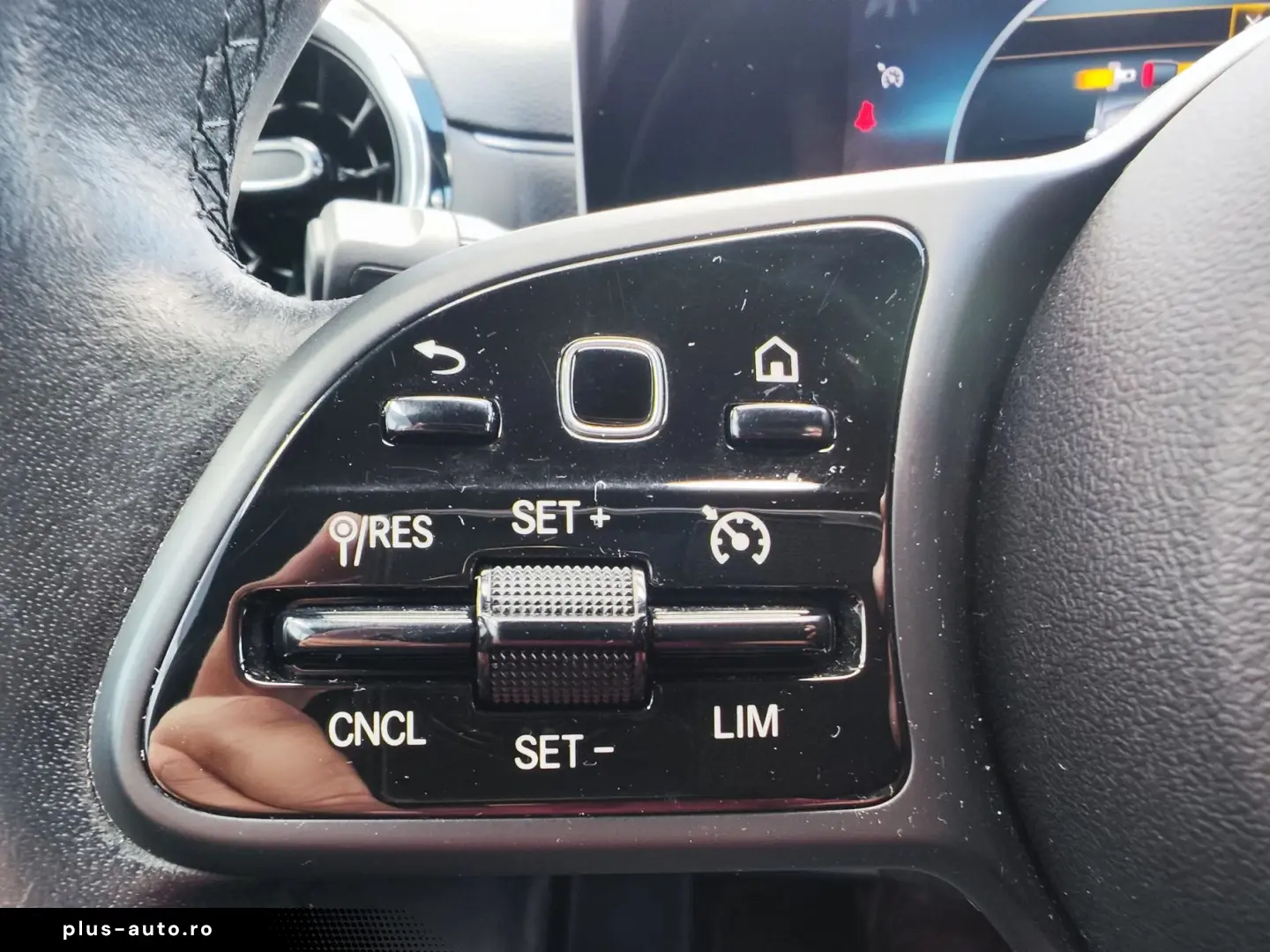 Mercedes-Benz Cla-180