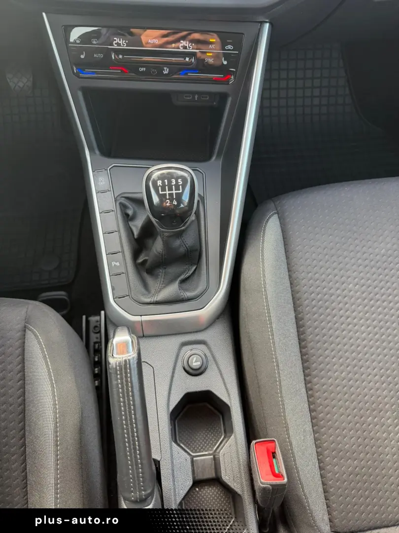 Volkswagen POLO Hatchback 2023