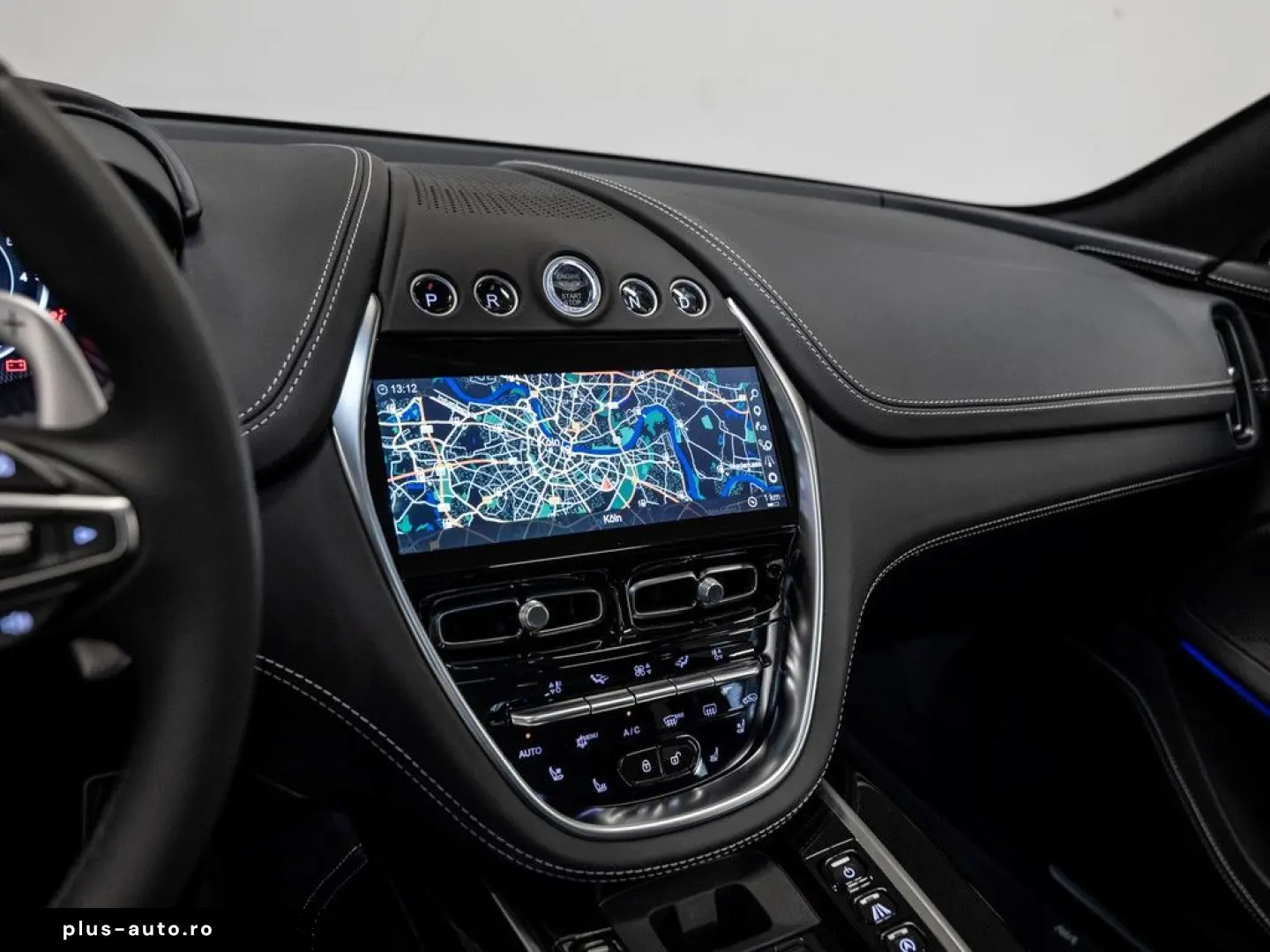 ASTON MARTIN DBX Magnetic Silver Onyx Black