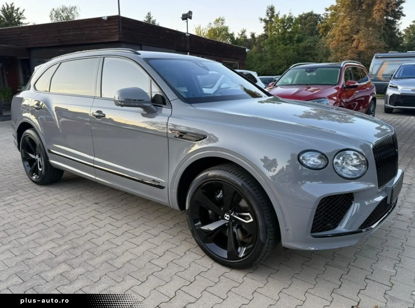 BENTLEY Bentayga 4.0 V8 EWB Azure 4WD Autom.  NAIM