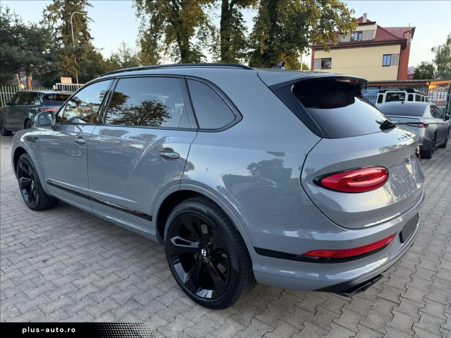 BENTLEY Bentayga 4.0 V8 EWB Azure 4WD Autom.  NAIM