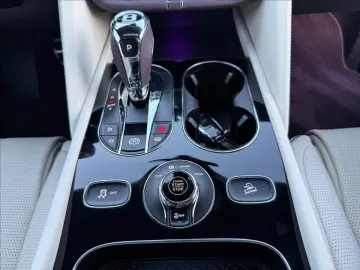 BENTLEY Bentayga 4.0 V8 EWB Azure 4WD Autom.  NAIM
