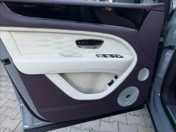 BENTLEY Bentayga 4.0 V8 EWB Azure 4WD Autom.  NAIM