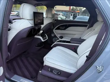 BENTLEY Bentayga 4.0 V8 EWB Azure 4WD Autom.  NAIM