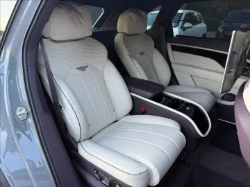 BENTLEY Bentayga 4.0 V8 EWB Azure 4WD Autom.  NAIM