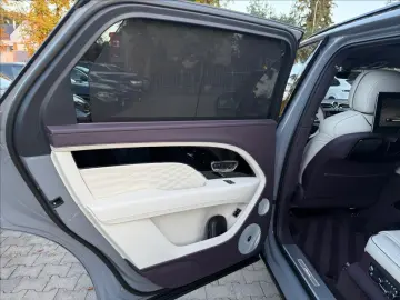 BENTLEY Bentayga 4.0 V8 EWB Azure 4WD Autom.  NAIM