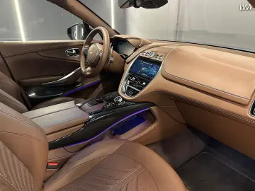 ASTON MARTIN DBX707 4.0 V8