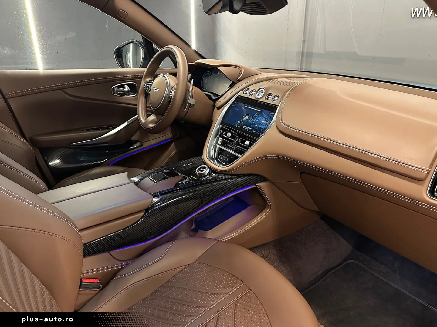 ASTON MARTIN DBX707 4.0 V8