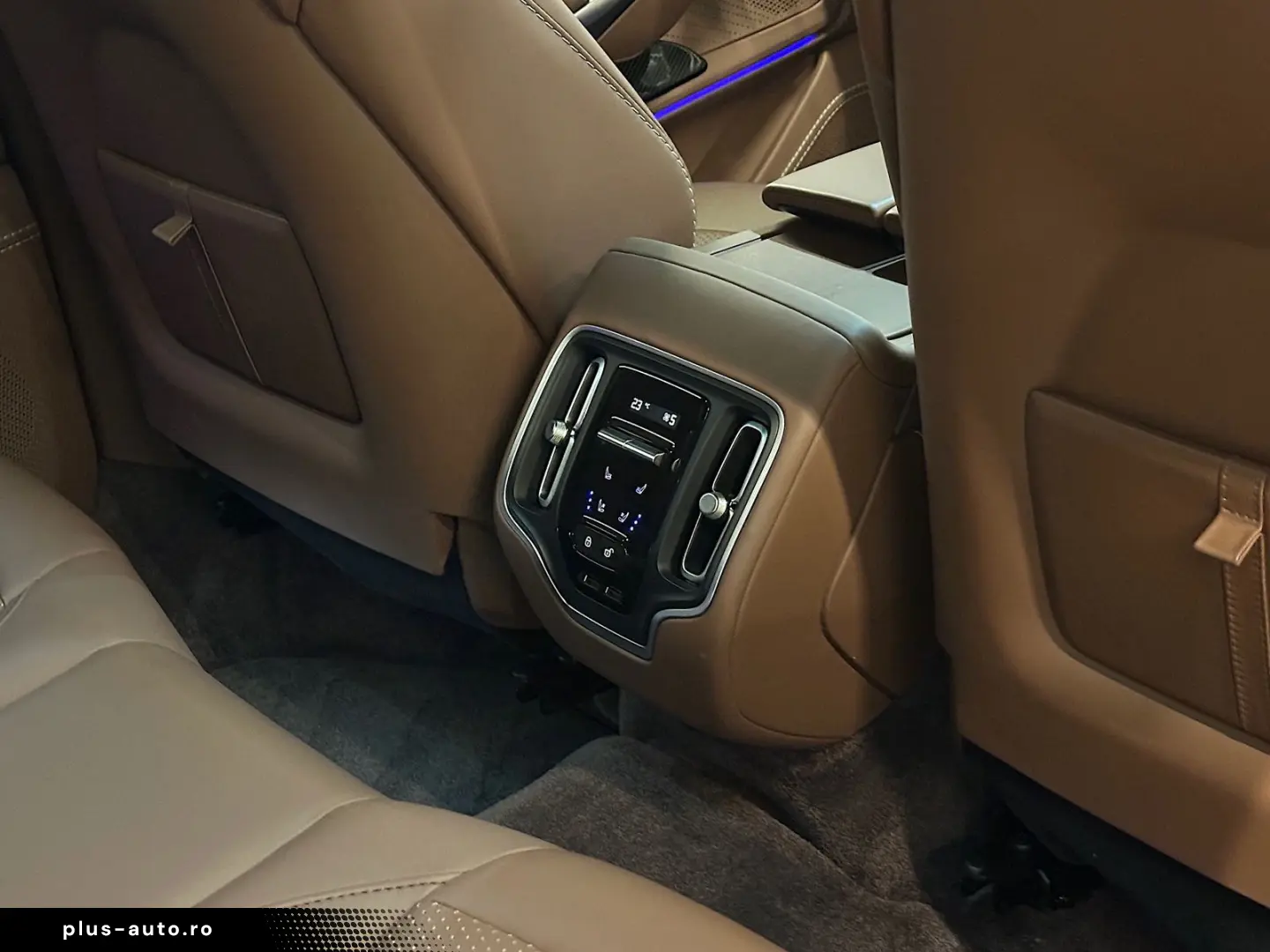 ASTON MARTIN DBX707 4.0 V8