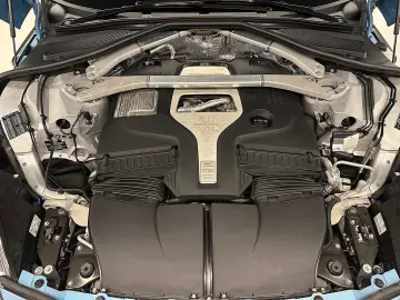 ASTON MARTIN DBX707 4.0 V8