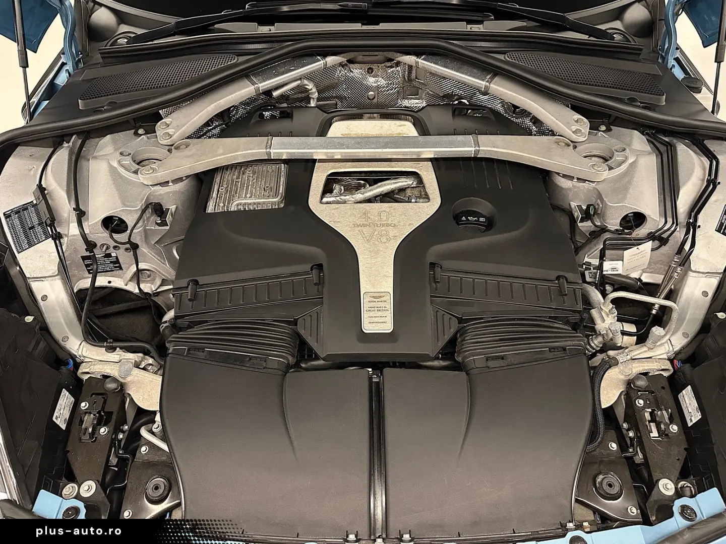 ASTON MARTIN DBX707 4.0 V8