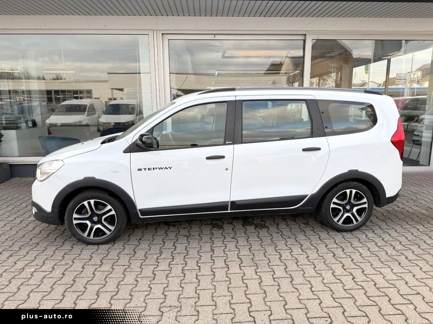 DACIA Lodgy Stepway   7-SITZER NAVI SITZH KAMERA CARPL