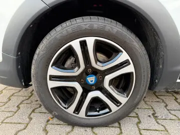 DACIA Lodgy Stepway   7-SITZER NAVI SITZH KAMERA CARPL