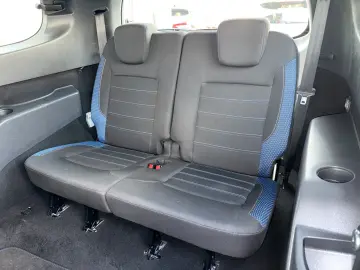 DACIA Lodgy Stepway   7-SITZER NAVI SITZH KAMERA CARPL