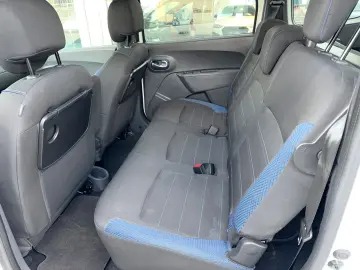DACIA Lodgy Stepway   7-SITZER NAVI SITZH KAMERA CARPL