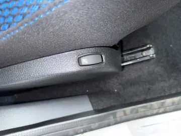 DACIA Lodgy Stepway   7-SITZER NAVI SITZH KAMERA CARPL