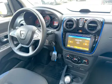 DACIA Lodgy Stepway   7-SITZER NAVI SITZH KAMERA CARPL