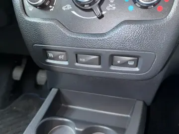 DACIA Lodgy Stepway   7-SITZER NAVI SITZH KAMERA CARPL