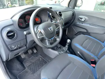DACIA Lodgy Stepway   7-SITZER NAVI SITZH KAMERA CARPL