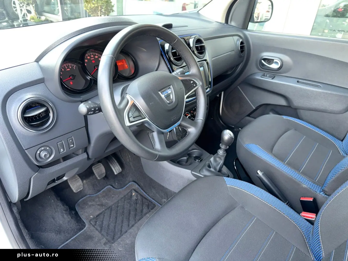 DACIA Lodgy Stepway   7-SITZER NAVI SITZH KAMERA CARPL
