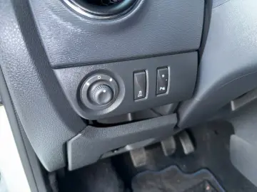 DACIA Lodgy Stepway   7-SITZER NAVI SITZH KAMERA CARPL
