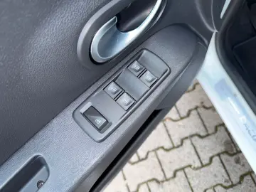 DACIA Lodgy Stepway   7-SITZER NAVI SITZH KAMERA CARPL