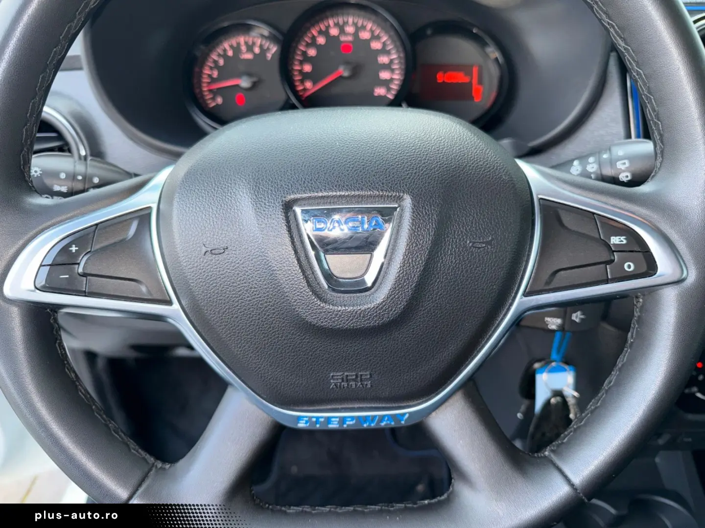 DACIA Lodgy Stepway   7-SITZER NAVI SITZH KAMERA CARPL