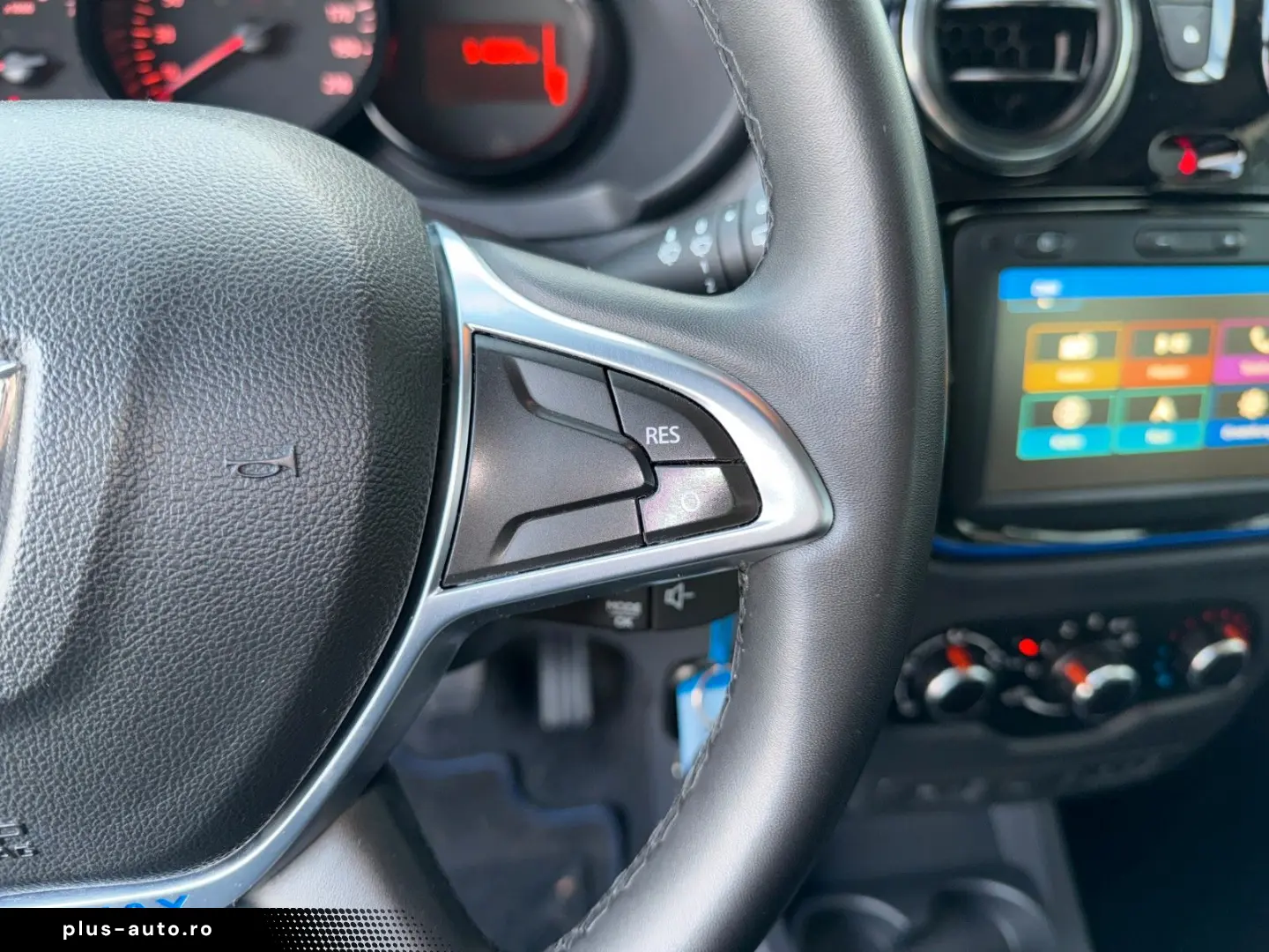 DACIA Lodgy Stepway   7-SITZER NAVI SITZH KAMERA CARPL