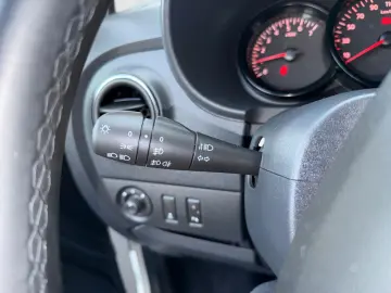 DACIA Lodgy Stepway   7-SITZER NAVI SITZH KAMERA CARPL