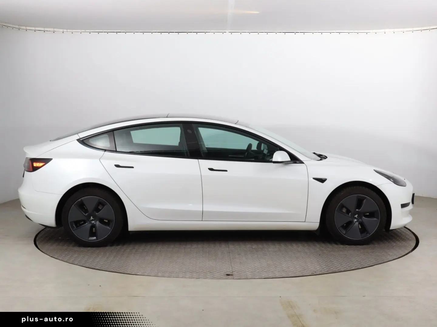 TESLA Model 3 Std Range Plus 55kWh 2022   Automatik