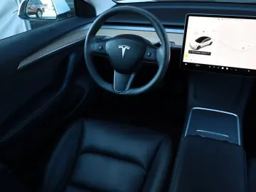 TESLA Model 3 Std Range Plus 55kWh 2022   Automatik