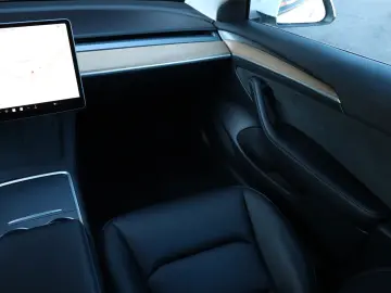 TESLA Model 3 Std Range Plus 55kWh 2022   Automatik