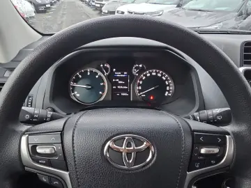 TOYOTA Land Cruiser Comfort 2.8 D4-D AHK Navi Kamera PD