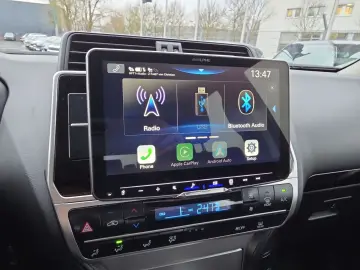 TOYOTA Land Cruiser Comfort 2.8 D4-D AHK Navi Kamera PD