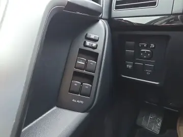 TOYOTA Land Cruiser Comfort 2.8 D4-D AHK Navi Kamera PD