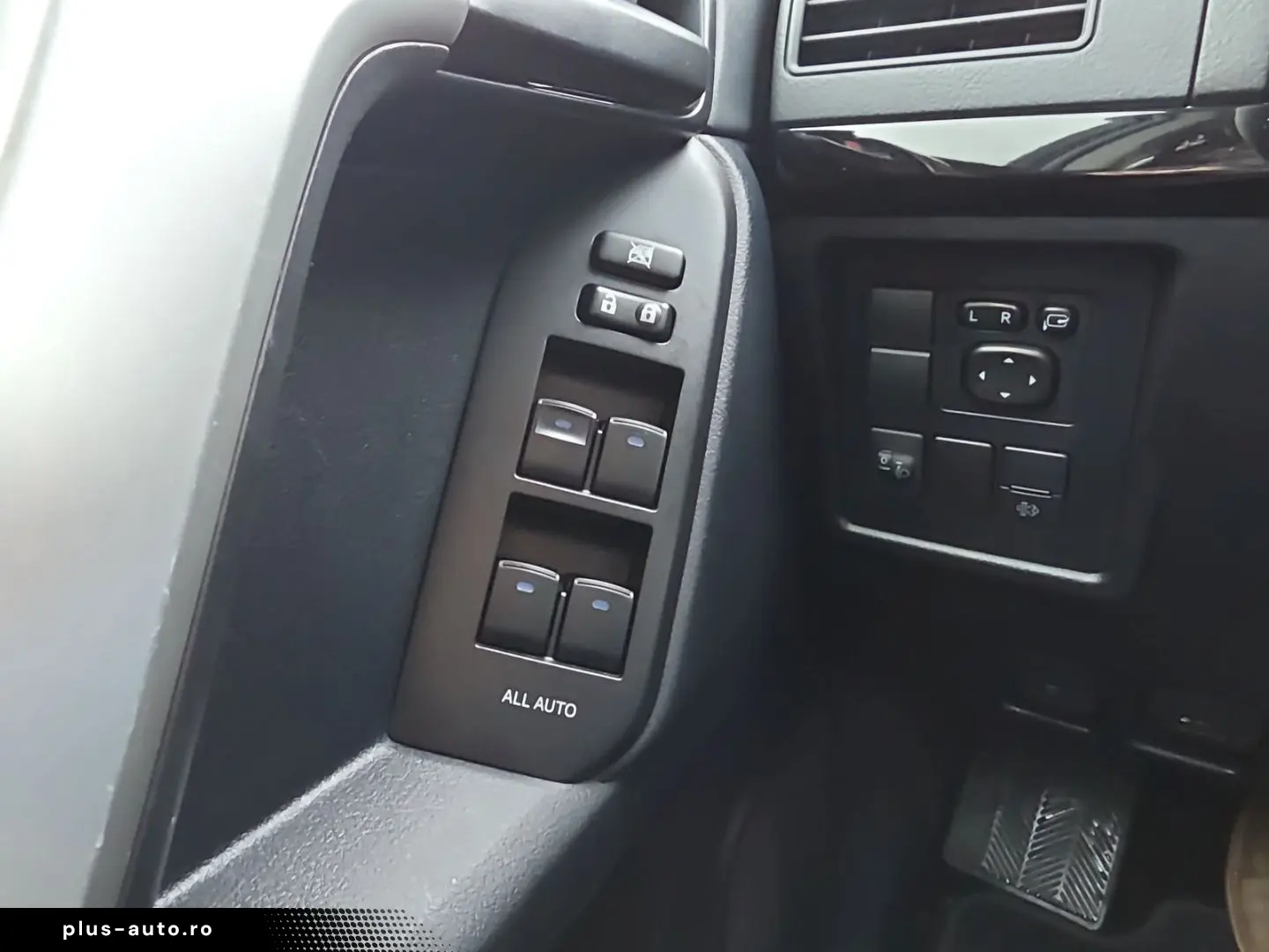TOYOTA Land Cruiser Comfort 2.8 D4-D AHK Navi Kamera PD