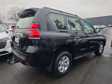 TOYOTA Land Cruiser Comfort 2.8 D4-D AHK Navi Kamera PD