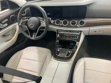 MERCEDES-BENZ E 300 e AMG  ALLRAD Pano 360 HUD Memor&hellip;