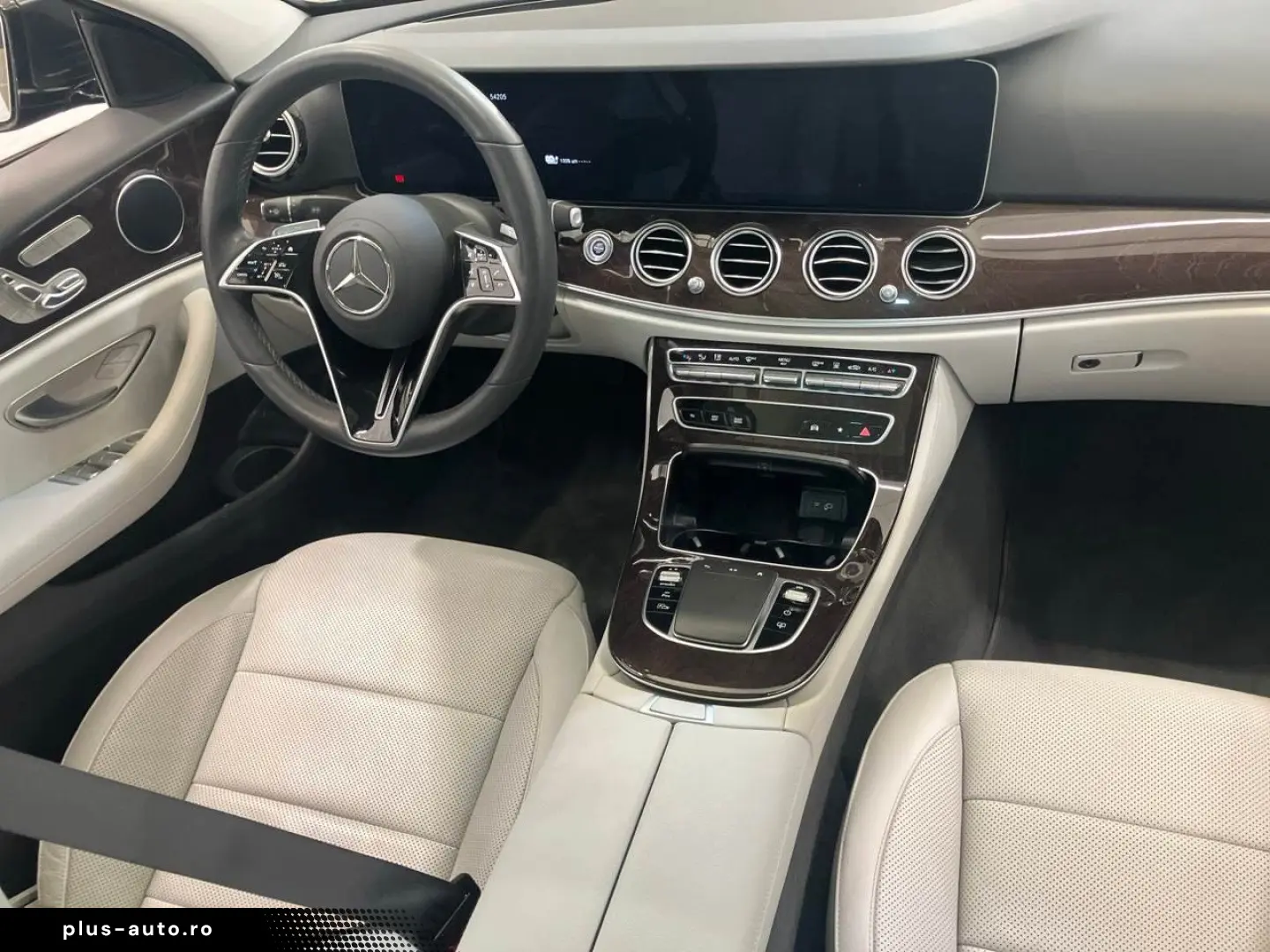 MERCEDES-BENZ E 300 e AMG  ALLRAD Pano 360 HUD Memor&hellip;