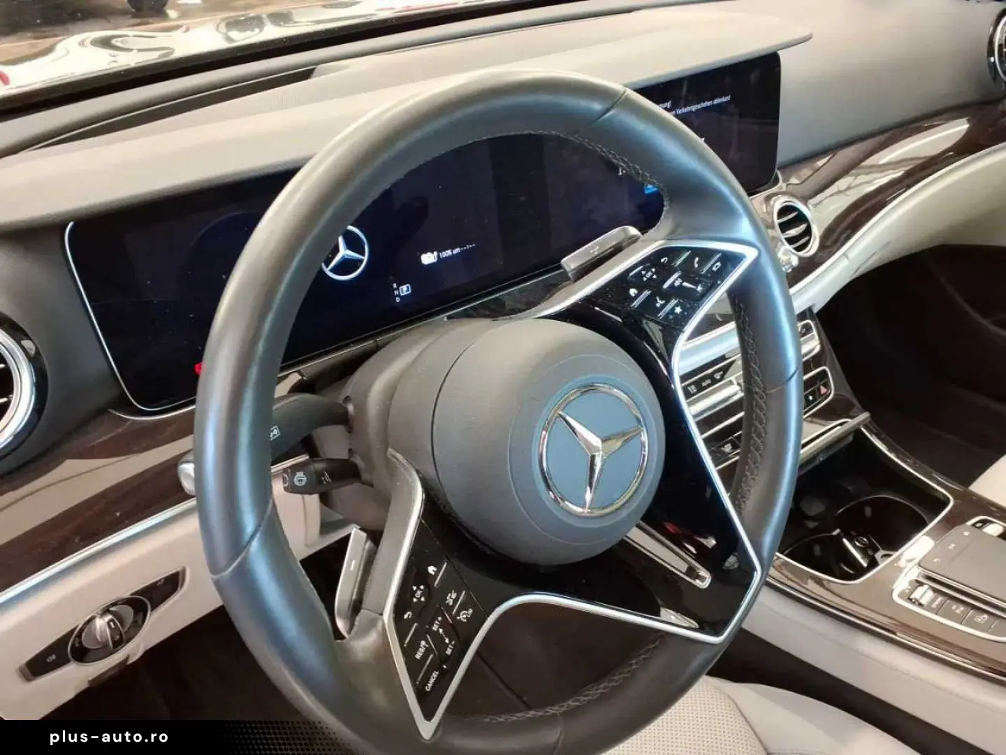 MERCEDES-BENZ E 300 e AMG  ALLRAD Pano 360 HUD Memor&hellip;